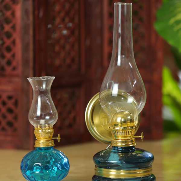 Lampe à Kérosène en verre Vintage avec interrupteur réglable ✨🤩 Matériau: verre, métal Dimensions : 23 cm et 34 cm